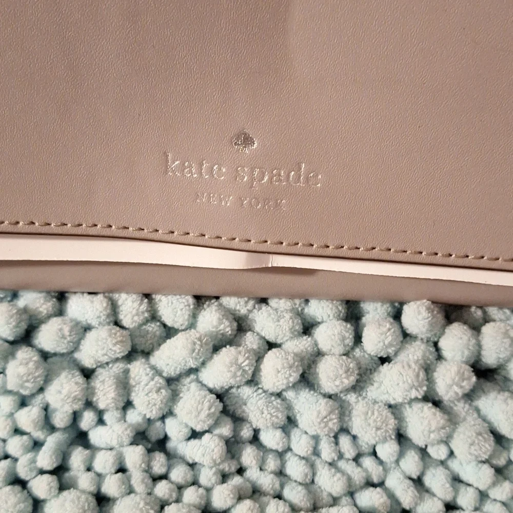 NWT Kate Spade  Soft Taupe Crossbody Bag WLRU5769,